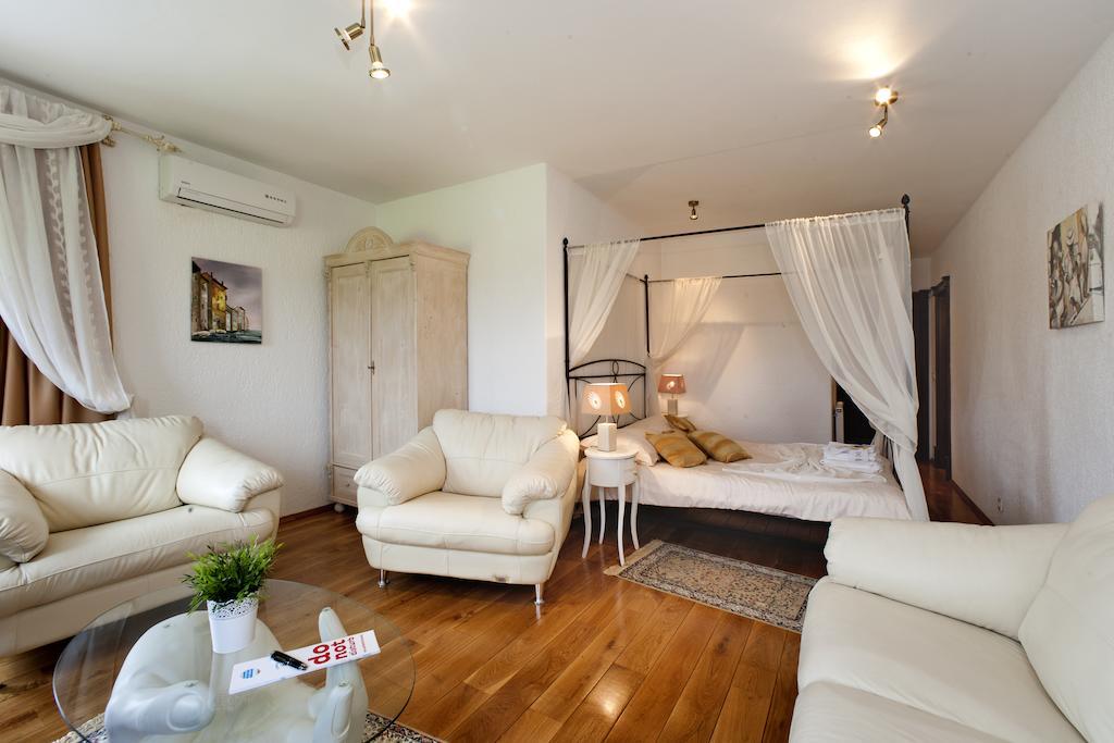 Villa Castello Rausch Valkarin Room photo