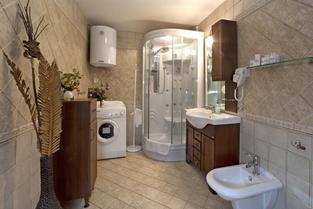 Villa Castello Rausch Valkarin Room photo