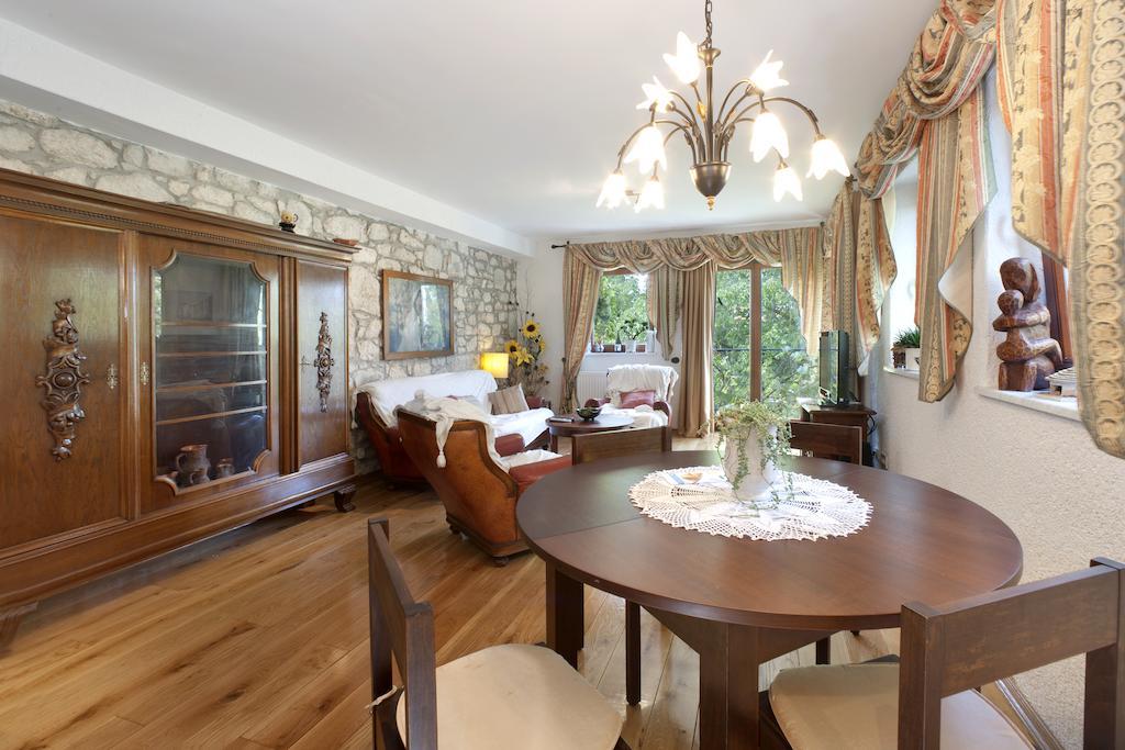 Villa Castello Rausch Valkarin Room photo