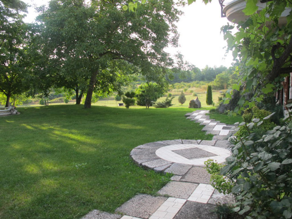 Villa Castello Rausch Valkarin Exterior photo