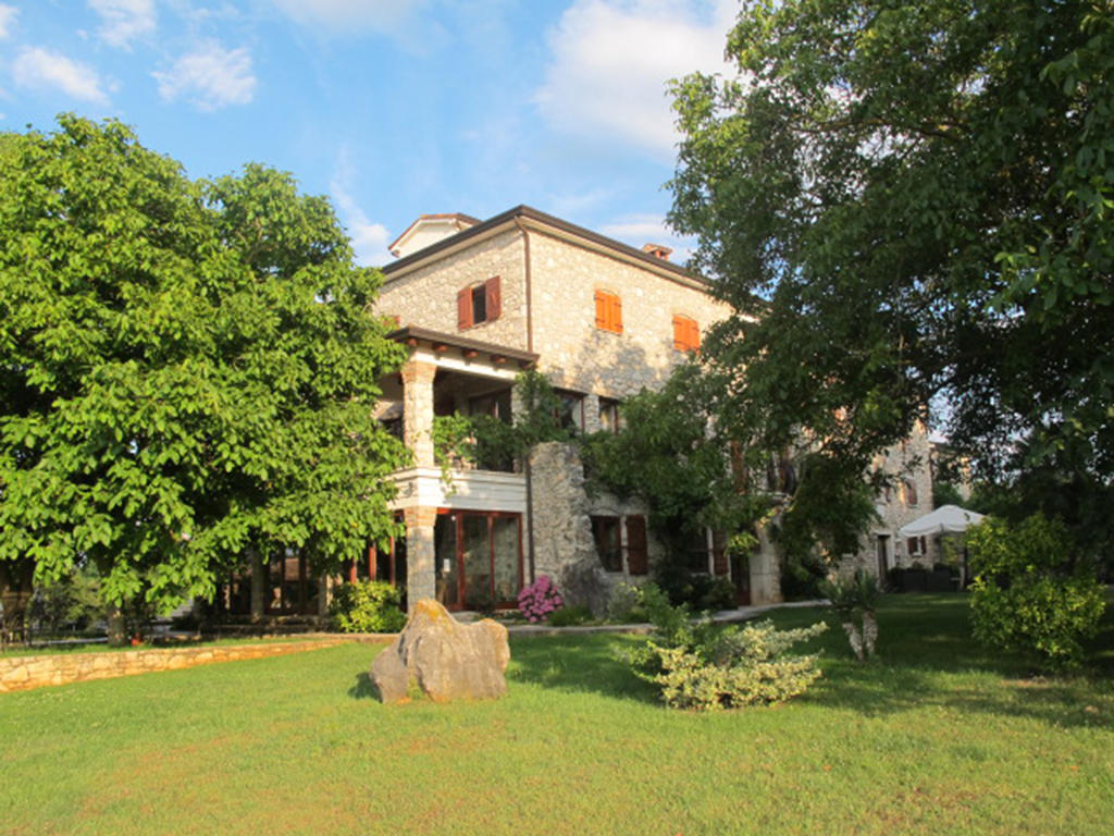 Villa Castello Rausch Valkarin Exterior photo